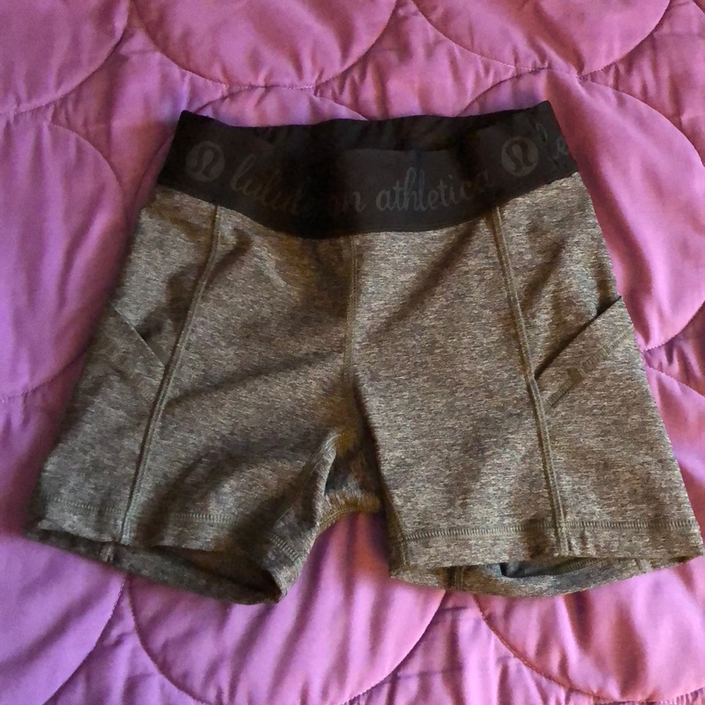 Lululemon shorts with pockets size 2